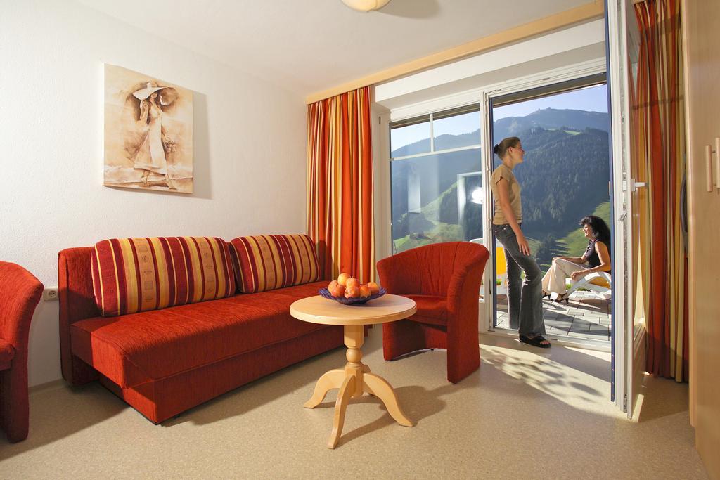 Eberharthof Apartment Saalbach-Hinterglemm Bagian luar foto